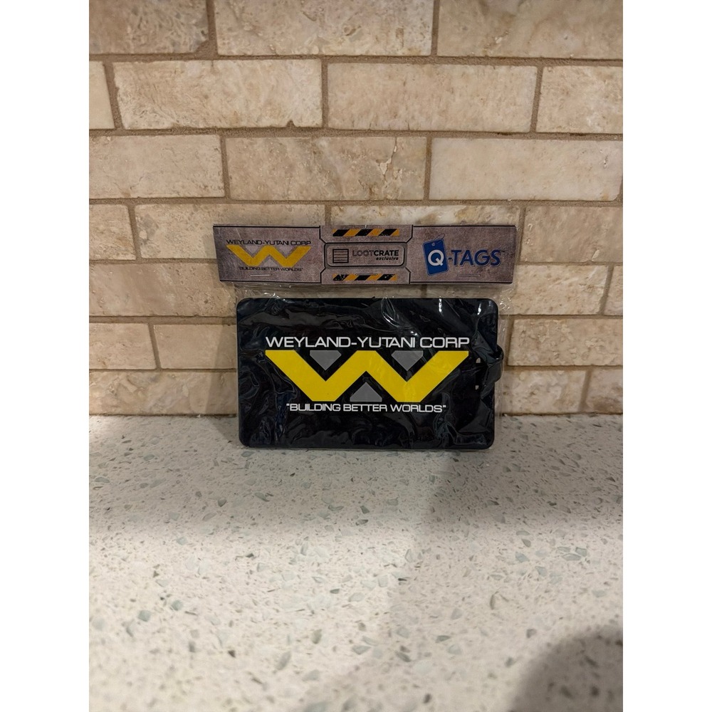 SDCC 2015 Loot Crate Weyland Yutani Luggage Tag Alien Predator